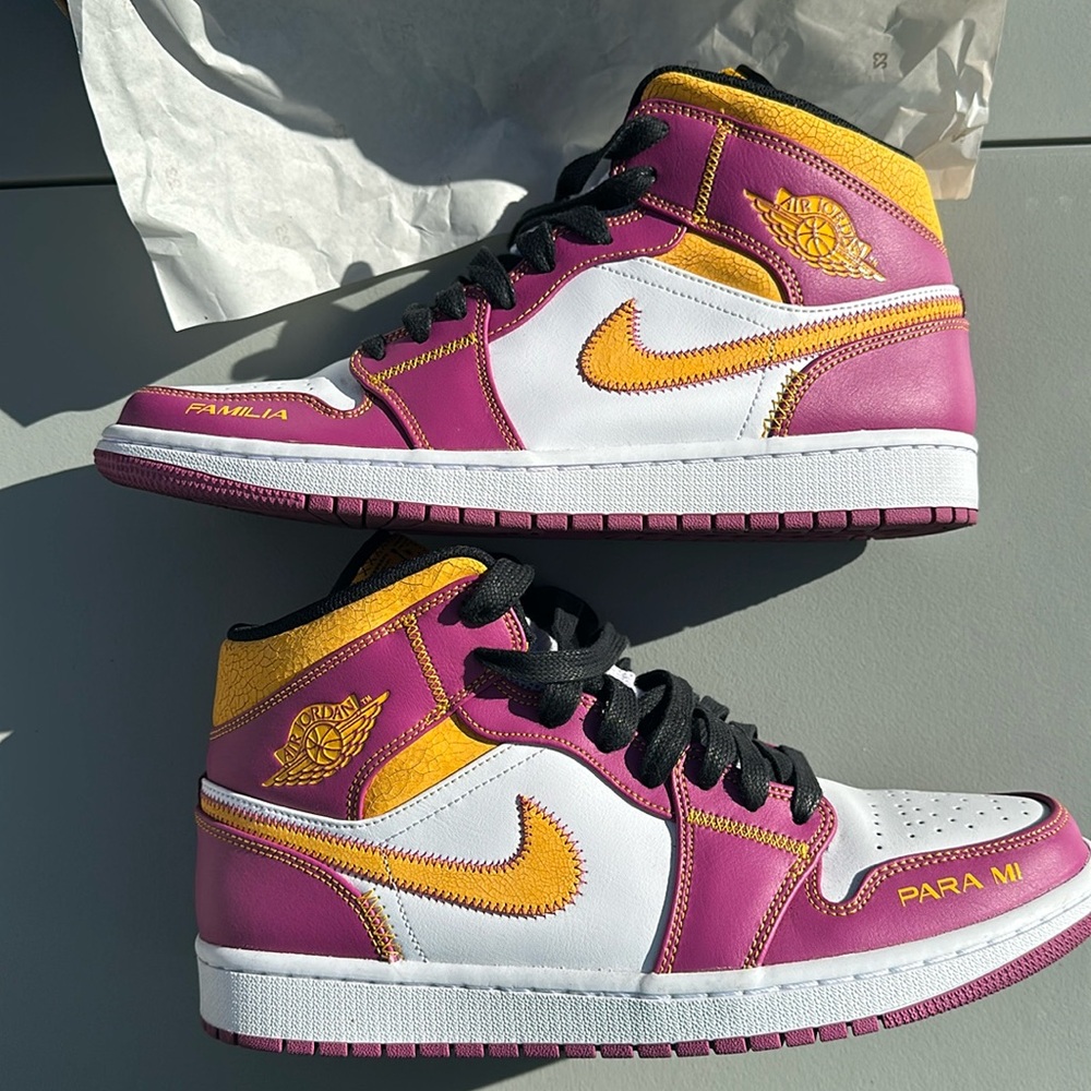 Jordan’s 1 Mid Día De Muertos